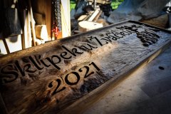 drevorezba-vyrezavani-carving-wood-drevo-socha-cedule-radekzdrazil-20210625-08