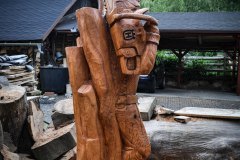 drevorezba-vyrezavani-carving-wood-drevo-socha-drevorubec_figura-radekzdrazil-20220622-06a