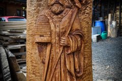 drevorezba-vyrezavani-carving-wood-drevo-socha-klat_vcely-radekzdrazil-20211022-03