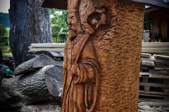 drevorezba-vyrezavani-carving-wood-drevo-socha-klat_vcely-radekzdrazil-20211022-05