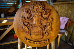drevorezba-vyrezavani-rezani-carving-wood-drevo-erb-emblem-rdekzdrazil-20200401-013
