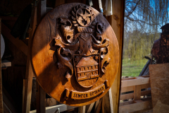 drevorezba-vyrezavani-rezani-carving-wood-drevo-erb-emblem-rdekzdrazil-20200401-05