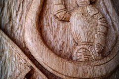 drevorezba-vyrezavani-carving-wood-drevo-socha-znak-erb-emblem-batelov-radekzdrazil-20210910-02