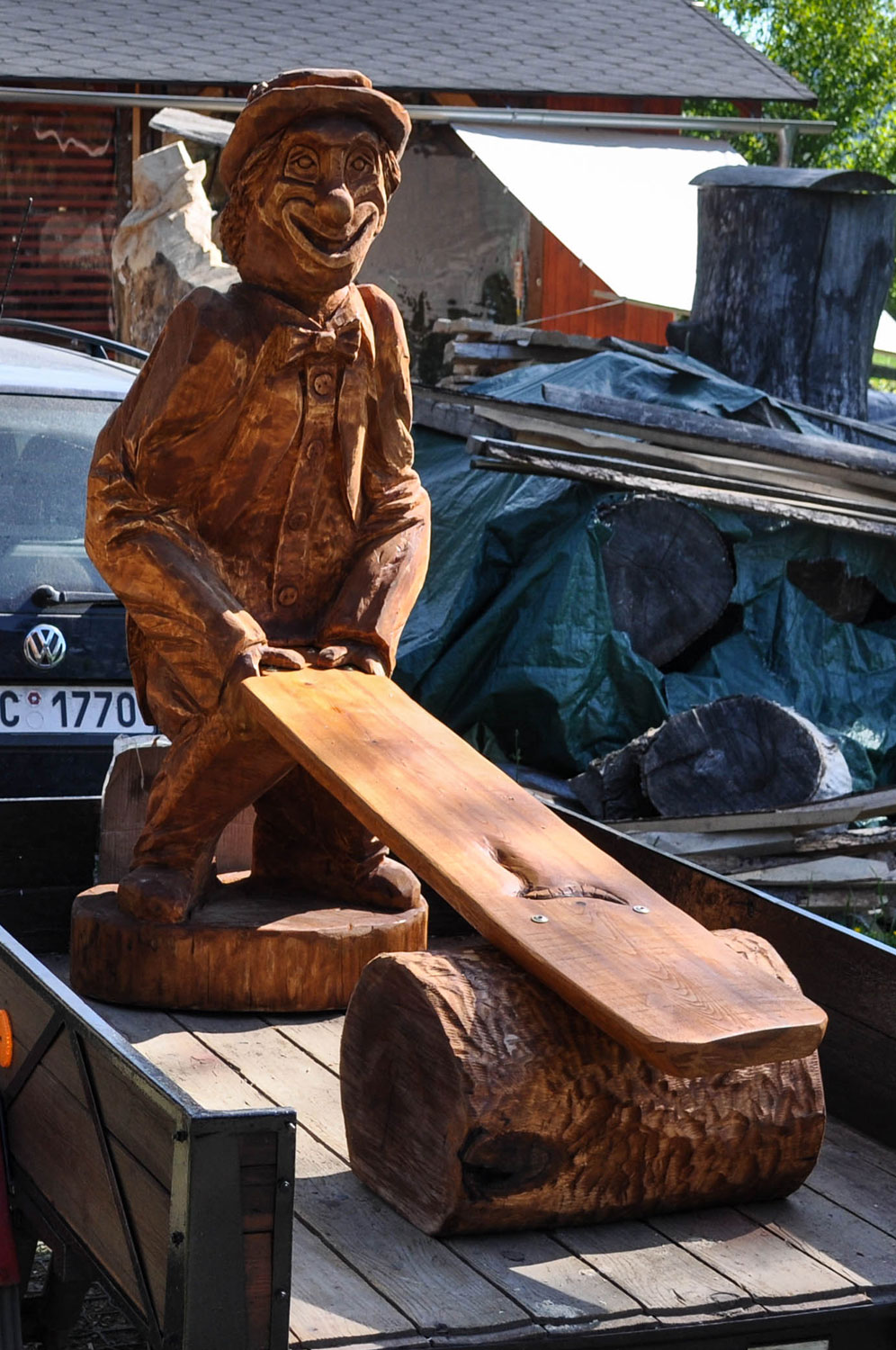 drevorezba-vyrezavani-carving-wood-drevo-socha-vceli-lavicka-klaun-radekzdrazil-20210531-013
