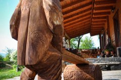 drevorezba-vyrezavani-carving-wood-drevo-socha-vceli-lavicka-klaun-radekzdrazil-20210531-012