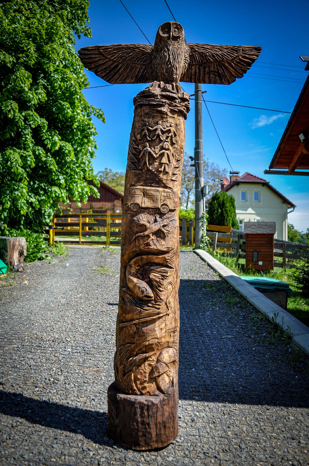 drevorezba-totem-vyrezavani-carving-wood-drevo-socha-radekzdrazil-20200522-010