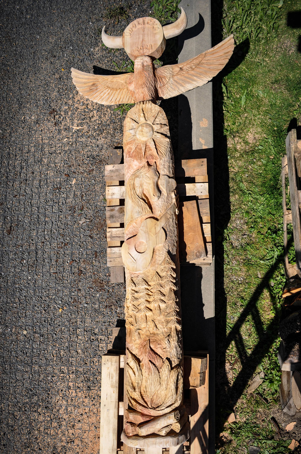 drevorezba-vyrezavani-carving-wood-drevo-socha-totem_3m-radekzdrazil-20210811-01
